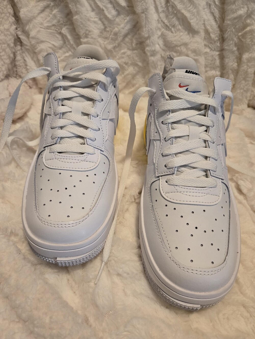 Nike White Low-Top Leather Sneakers with Subtle Multi-Accent